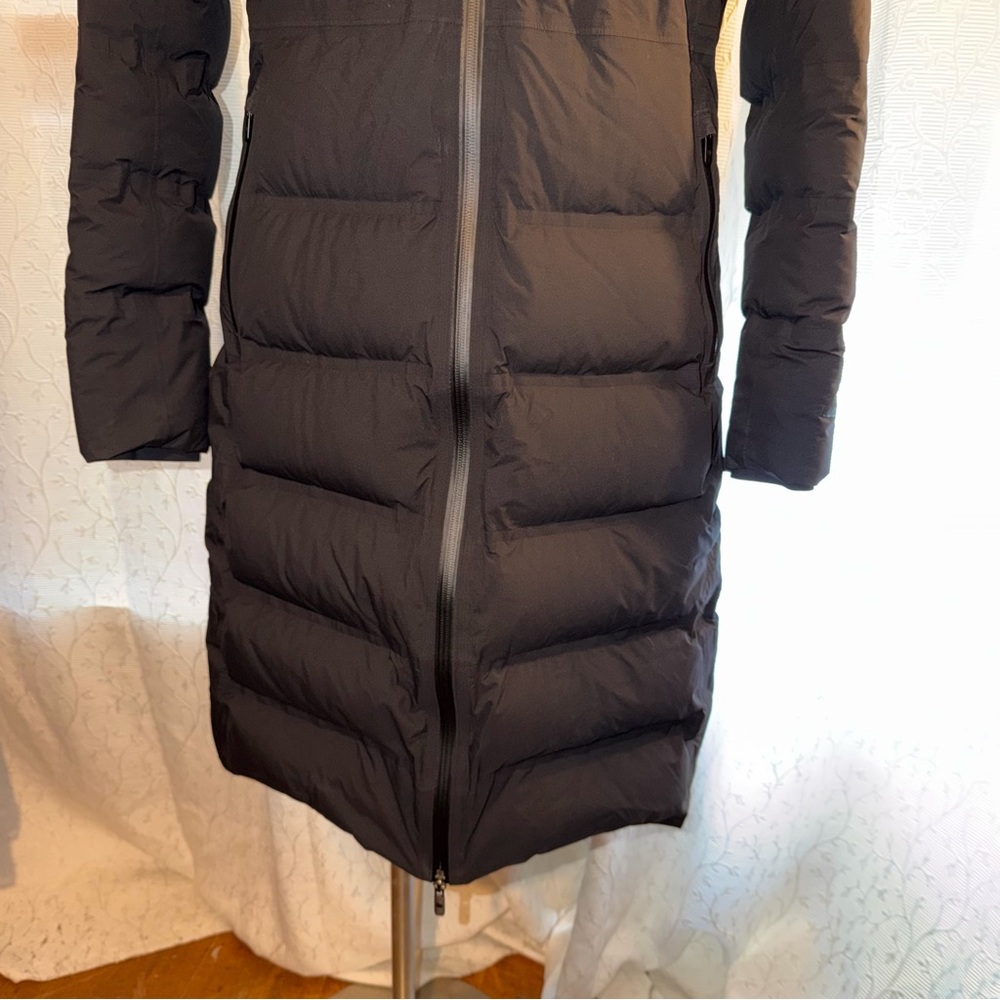 Lululemon down coat - Picture 3 of 15